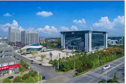 富哲悅心 用AI點亮心靈，構建心理健康服務新生態